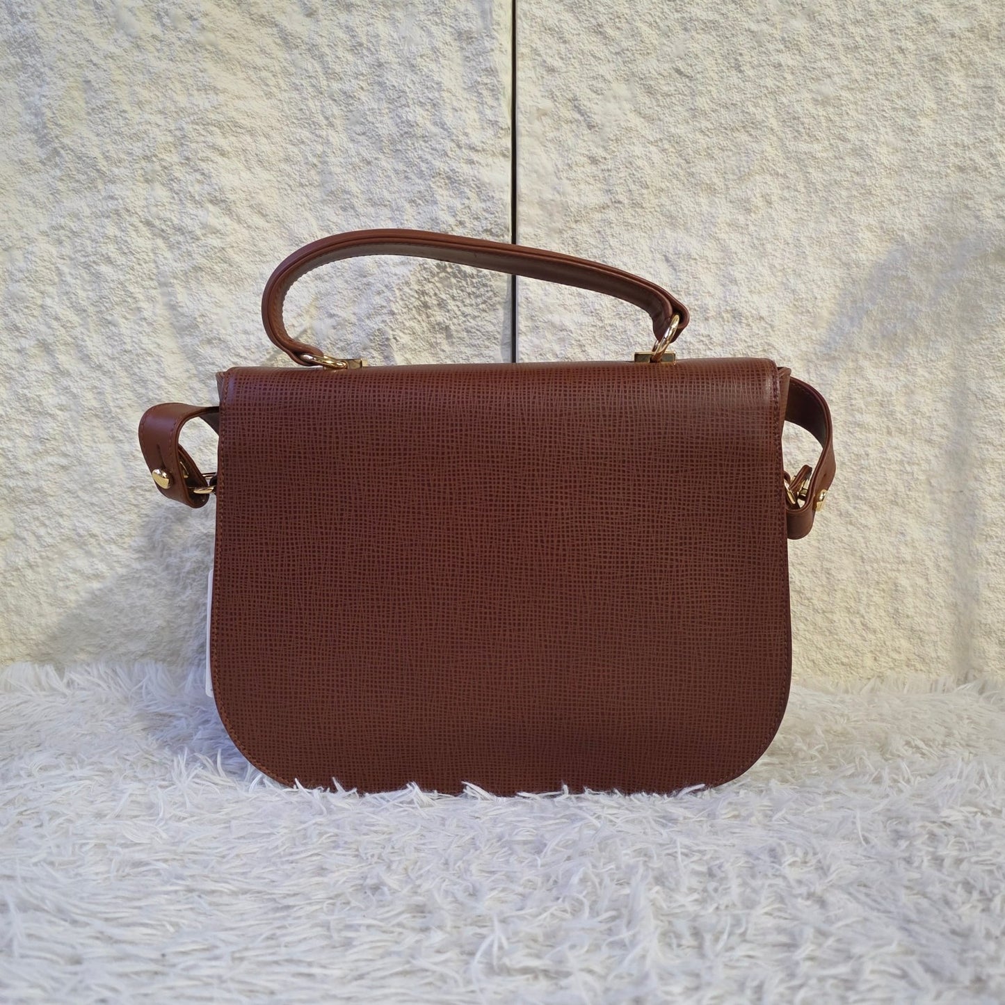 HUNTING WORLD Logo Lock Leather Shoulder Bag Brown (Pre-Owned)