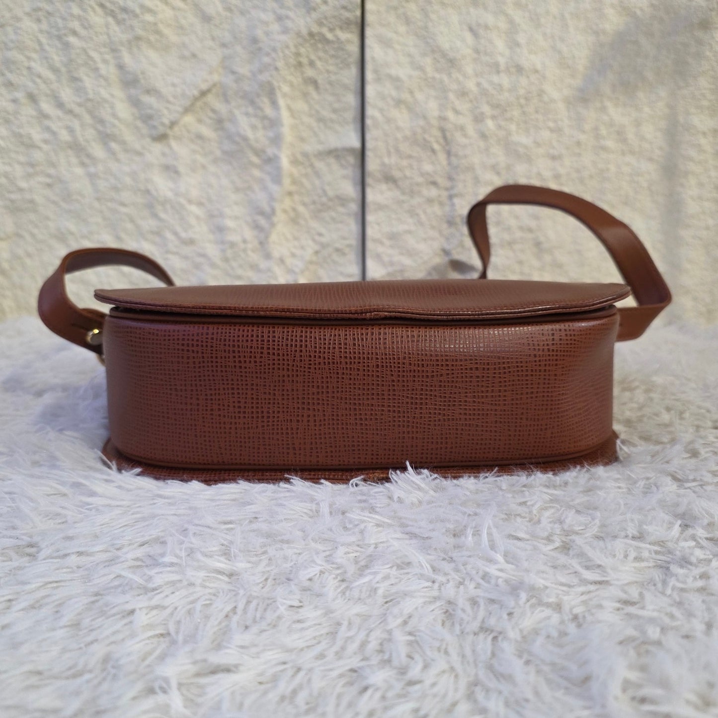 HUNTING WORLD Logo Lock Leather Shoulder Bag Brown (Pre-Owned)