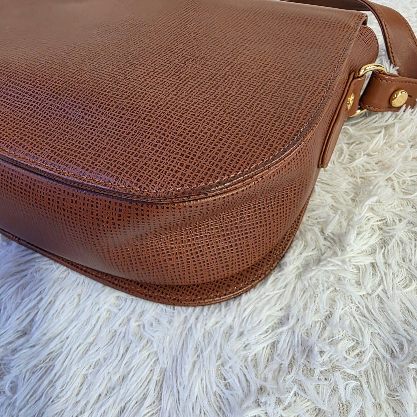 HUNTING WORLD Logo Lock Leather Shoulder Bag Brown (Pre-Owned)