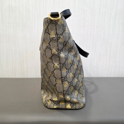 GUCCI GG Supreme Bee Print Tote Bag (Pre-Owned)
