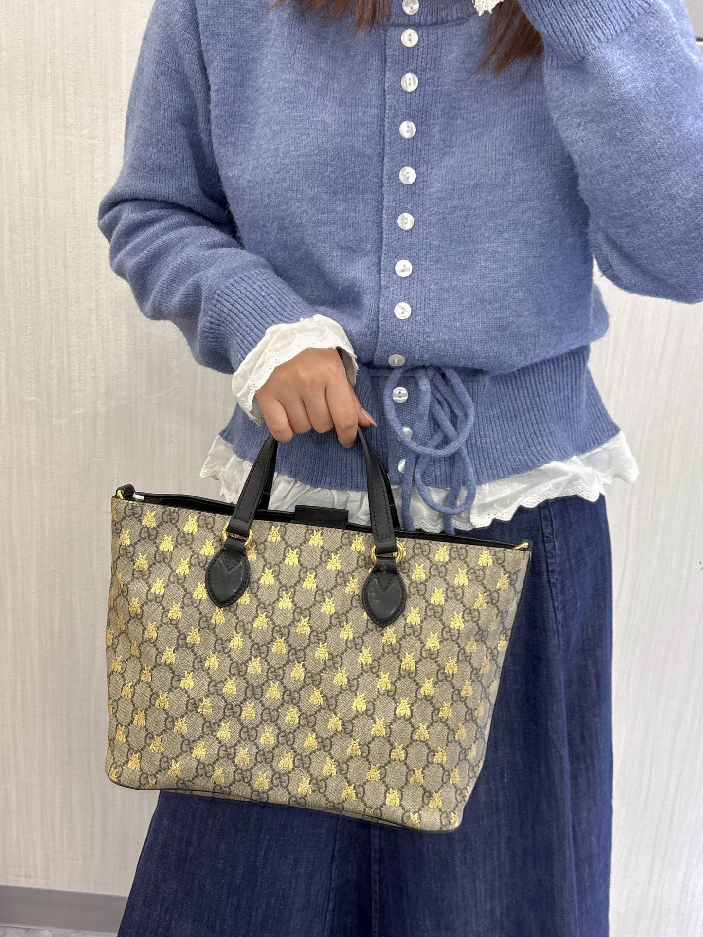 GUCCI GG Supreme Bee Print Tote Bag (Pre-Owned)