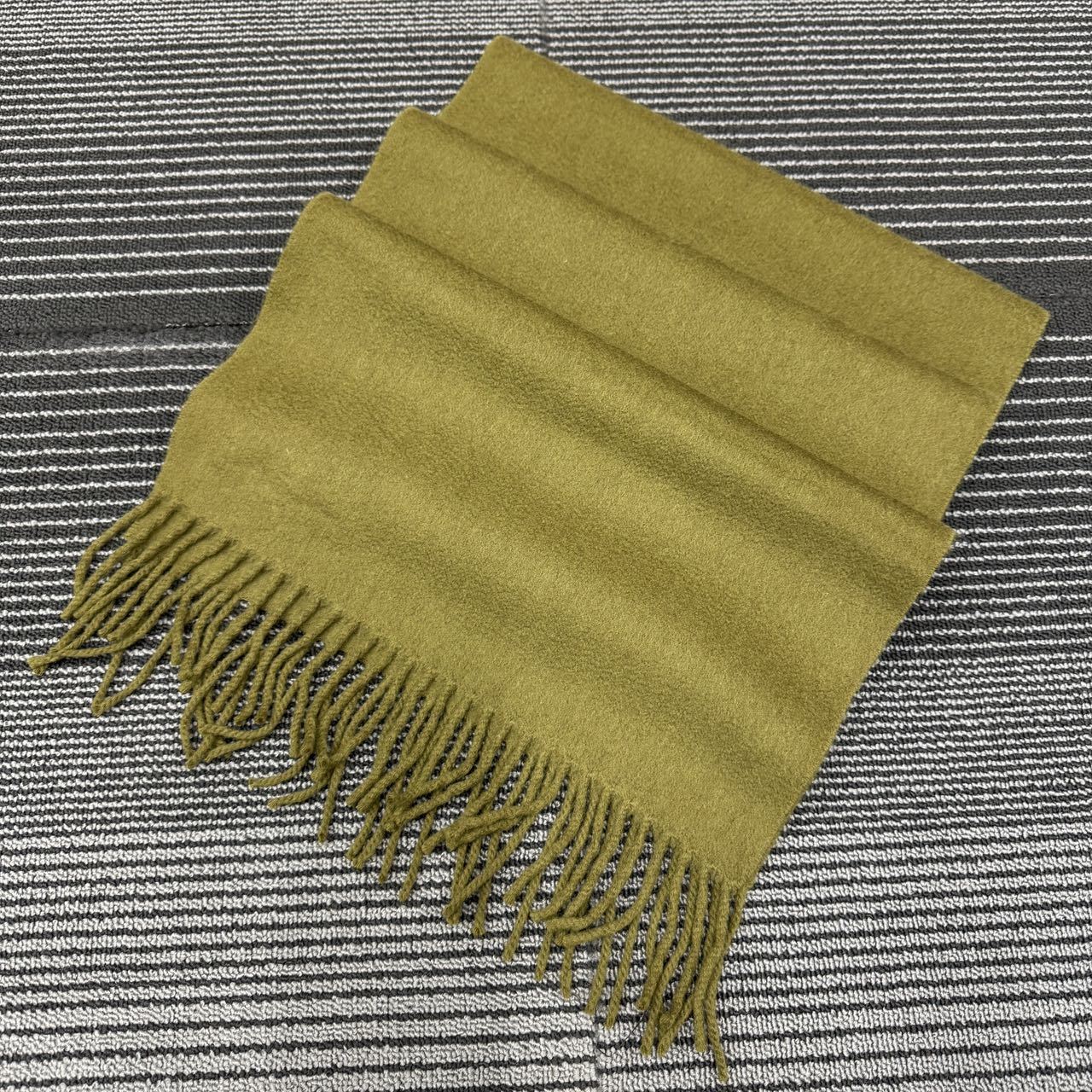 Fedeli Cashmere Scarf Olive Green (Pre-Owned)