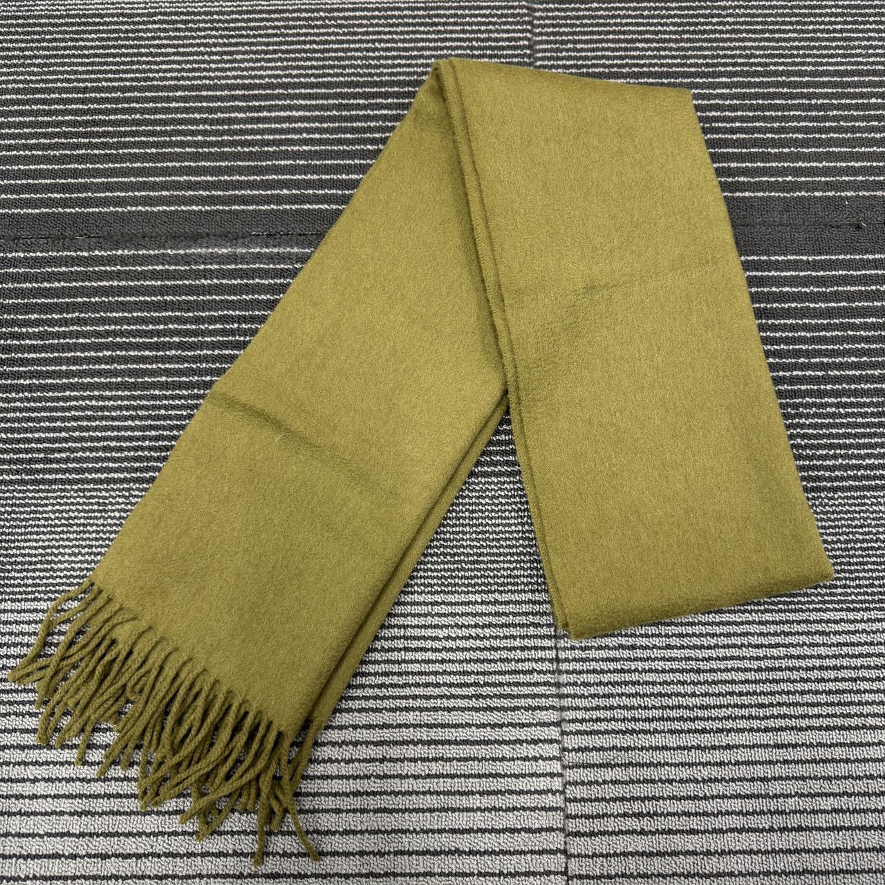 Fedeli Cashmere Scarf Olive Green (Pre-Owned)