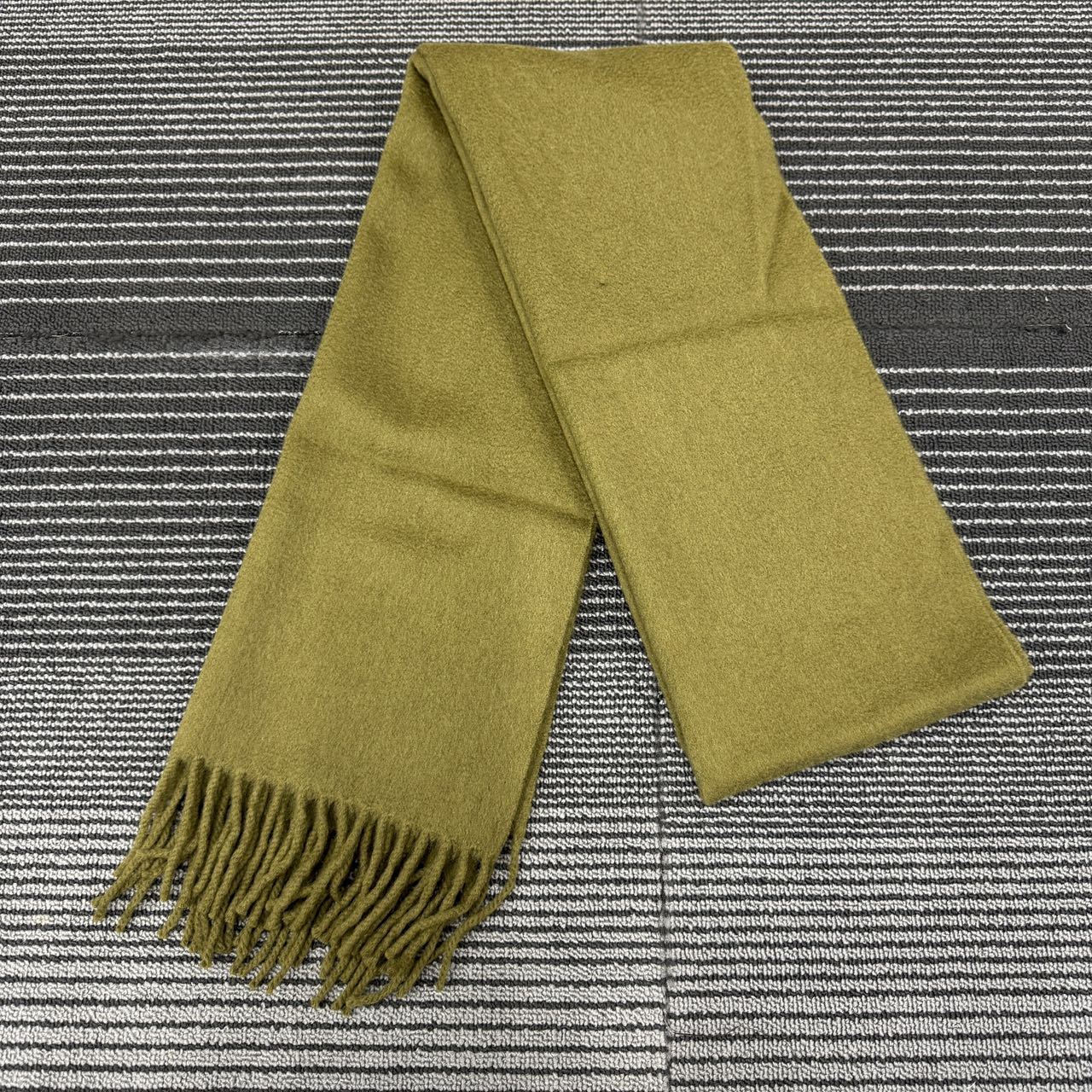 Fedeli Cashmere Scarf Olive Green (Pre-Owned)