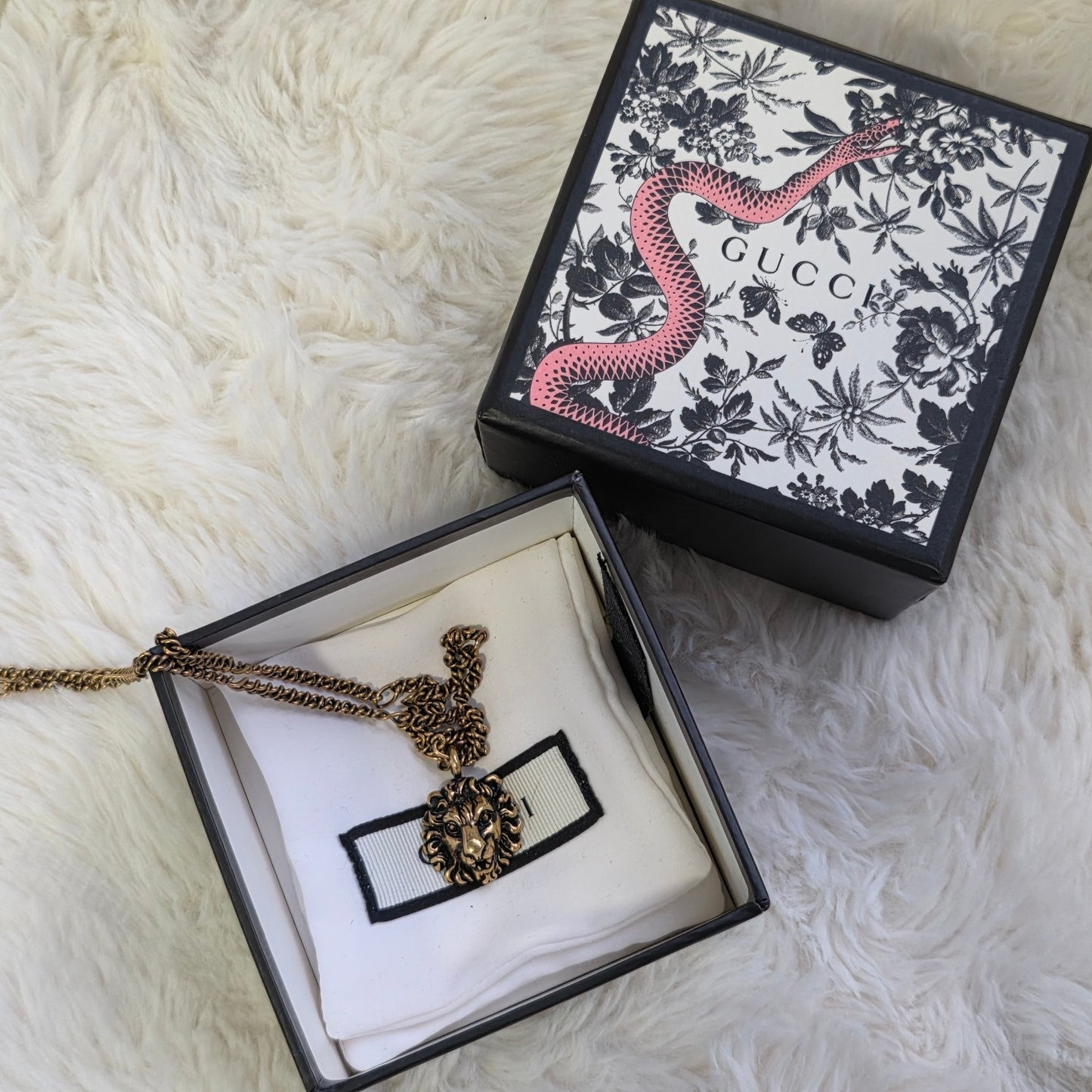 Gucci Lion Head Pendant Chain Necklace (Pre-Owned)