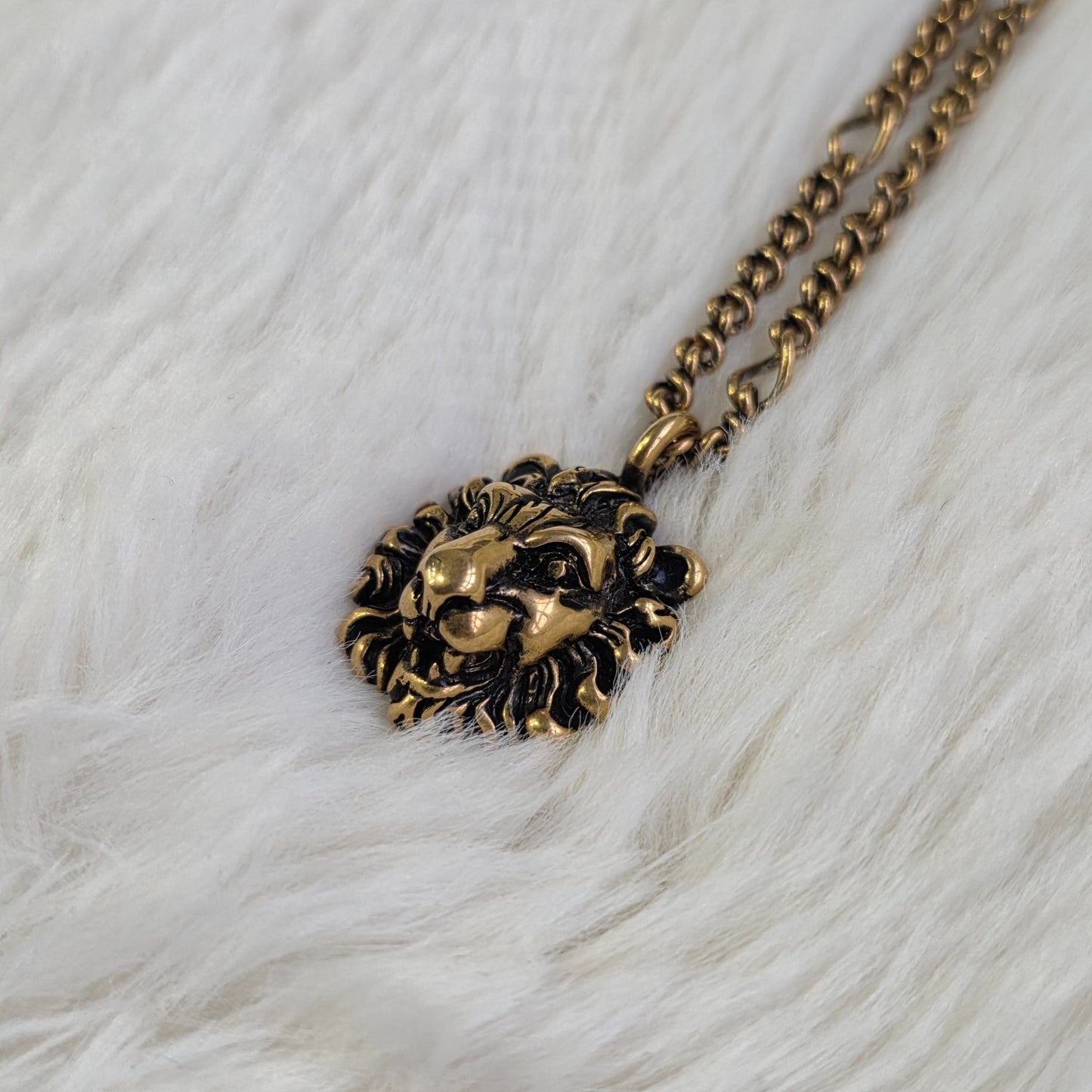 Gucci Lion Head Pendant Chain Necklace (Pre-Owned)