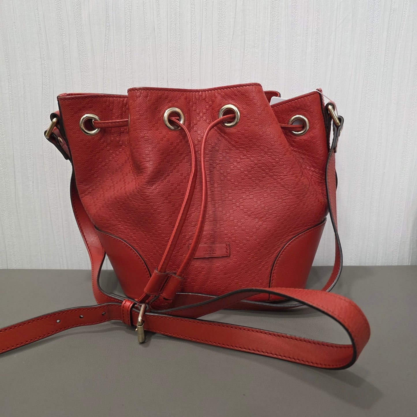 Gucci Microguccissima Leather Drawstring Bucket Bag Red (Pre-Owned)
