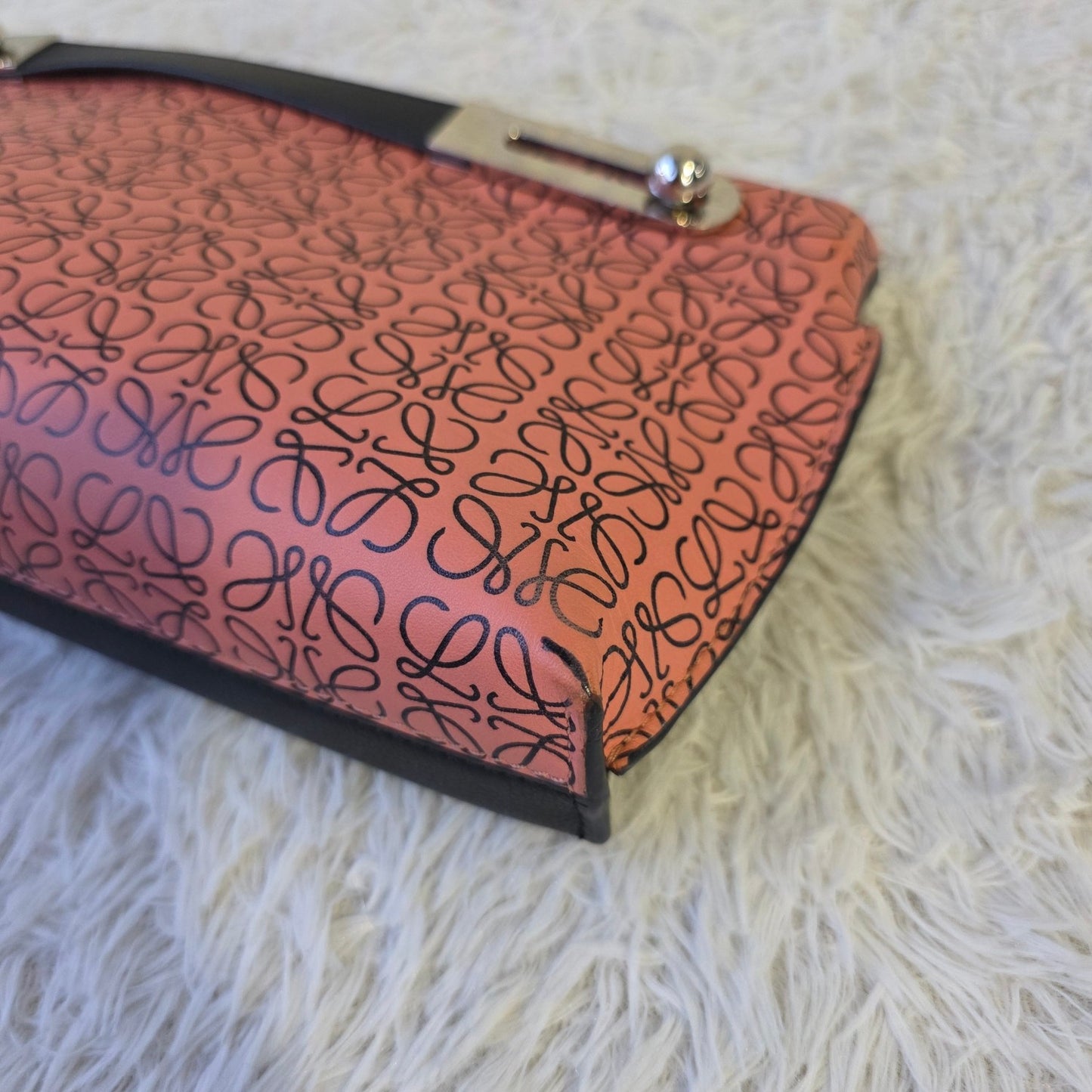 Loewe Anagram Print Leather Clutch Shoulder Bag Pink (Pre-Owned)