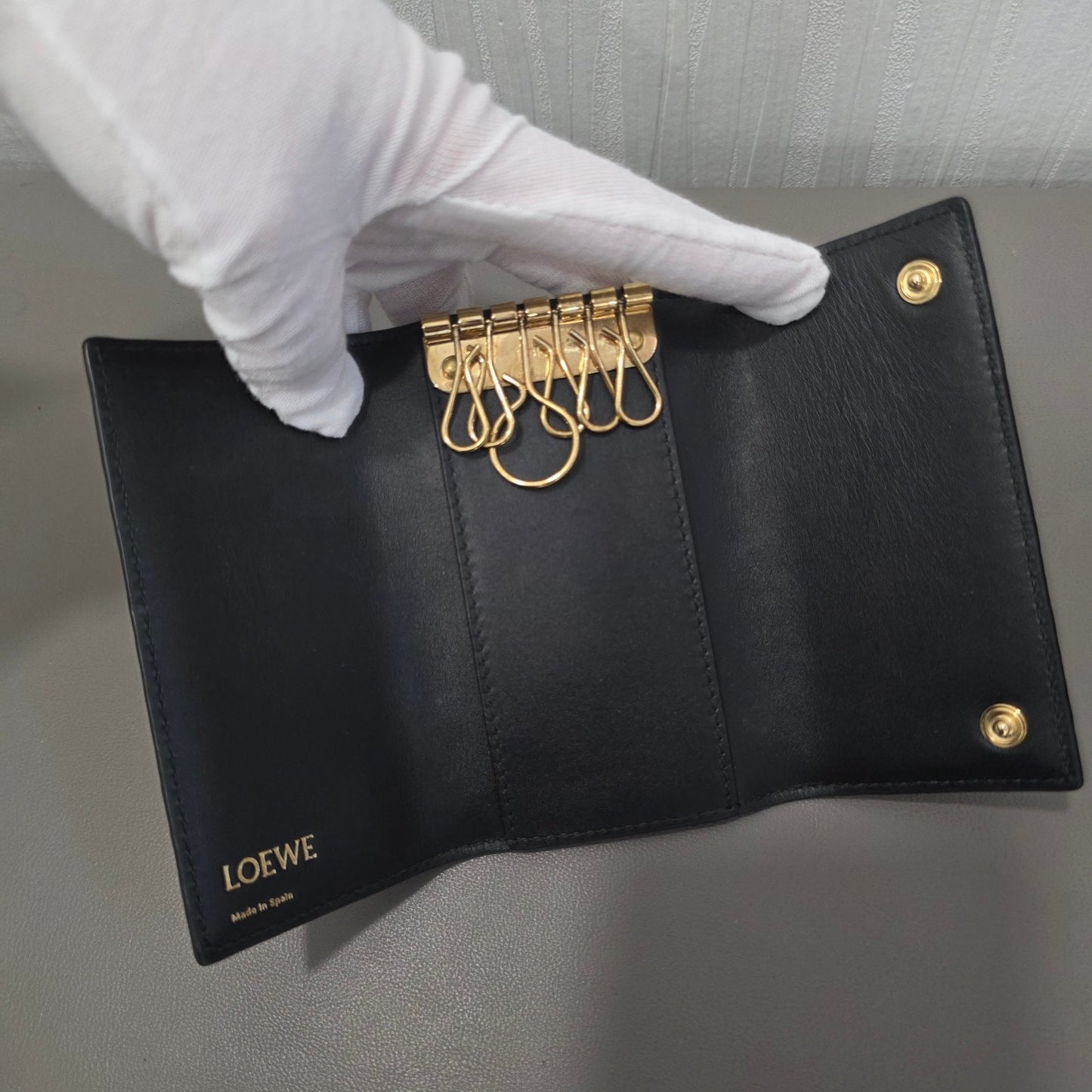 Loewe Anagram Embossed Leather Key Case (Pre-Owned)