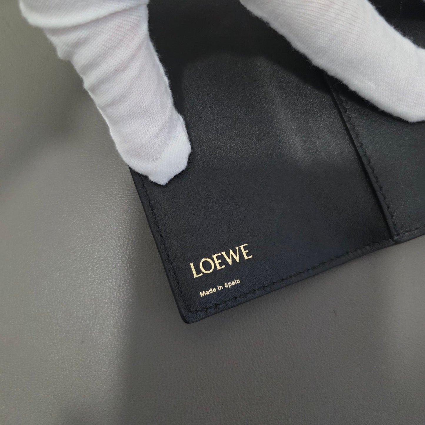 Loewe Anagram Embossed Leather Key Case (Pre-Owned)