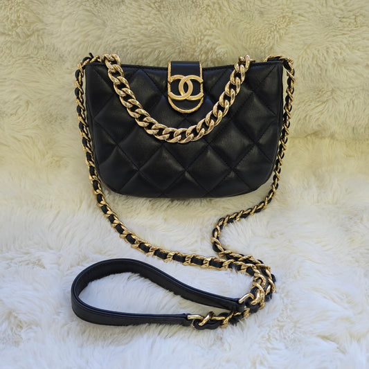 Chanel CC Turn-Lock Quilted Leather Chain Shoulder Bag (Pre-Owned)