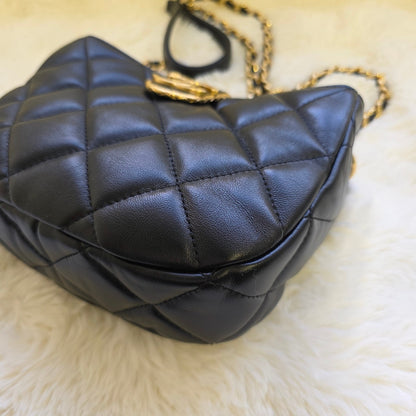 Chanel CC Turn-Lock Quilted Leather Chain Shoulder Bag (Pre-Owned)