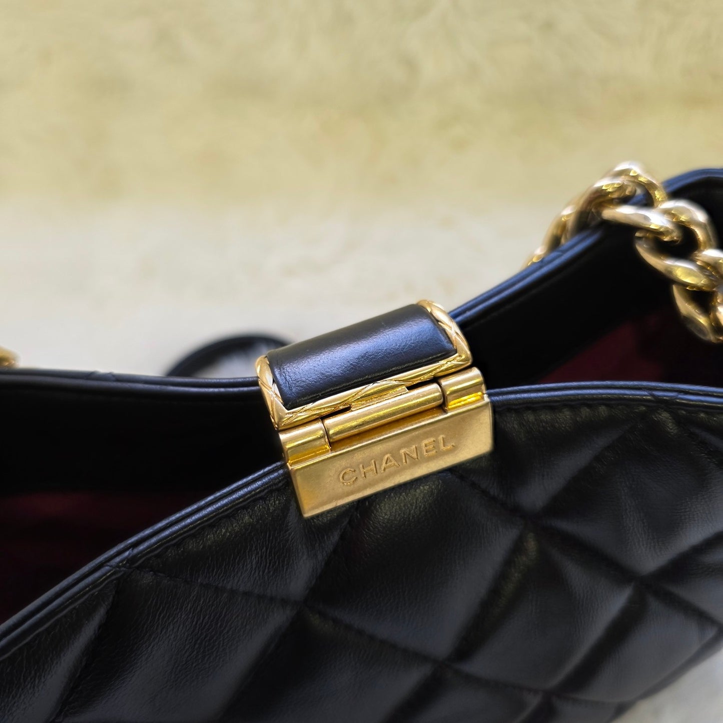 Chanel CC Turn-Lock Quilted Leather Chain Shoulder Bag (Pre-Owned)