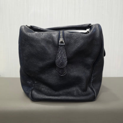 Bottega Veneta Intrecciato Detail Leather Boston Handbag Black (Pre-Owned)