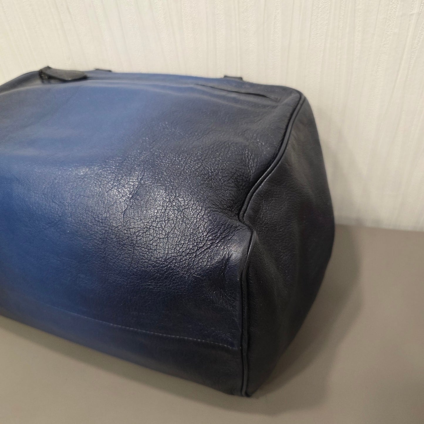 Bottega Veneta Intrecciato Detail Leather Boston Handbag Black (Pre-Owned)