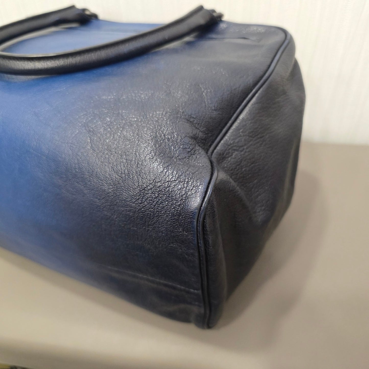 Bottega Veneta Intrecciato Detail Leather Boston Handbag Black (Pre-Owned)