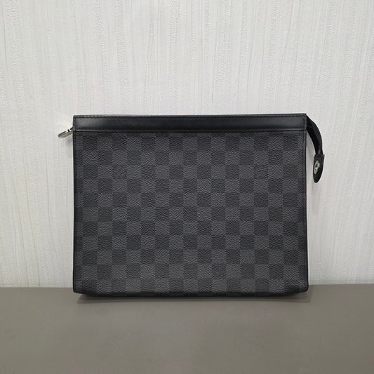 Louis Vuitton Damier Graphite Pochette Voyage MM Clutch (Pre-Owned)