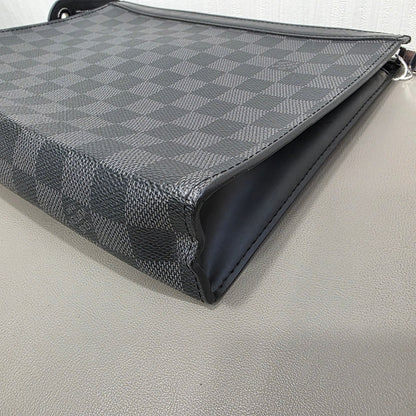 Louis Vuitton Damier Graphite Pochette Voyage MM Clutch (Pre-Owned)