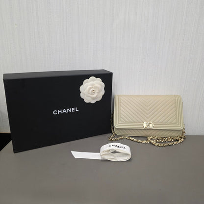 Chanel Boy Small Chevron Quilted Leather Flap Bag Ivory (Pre-Owned)