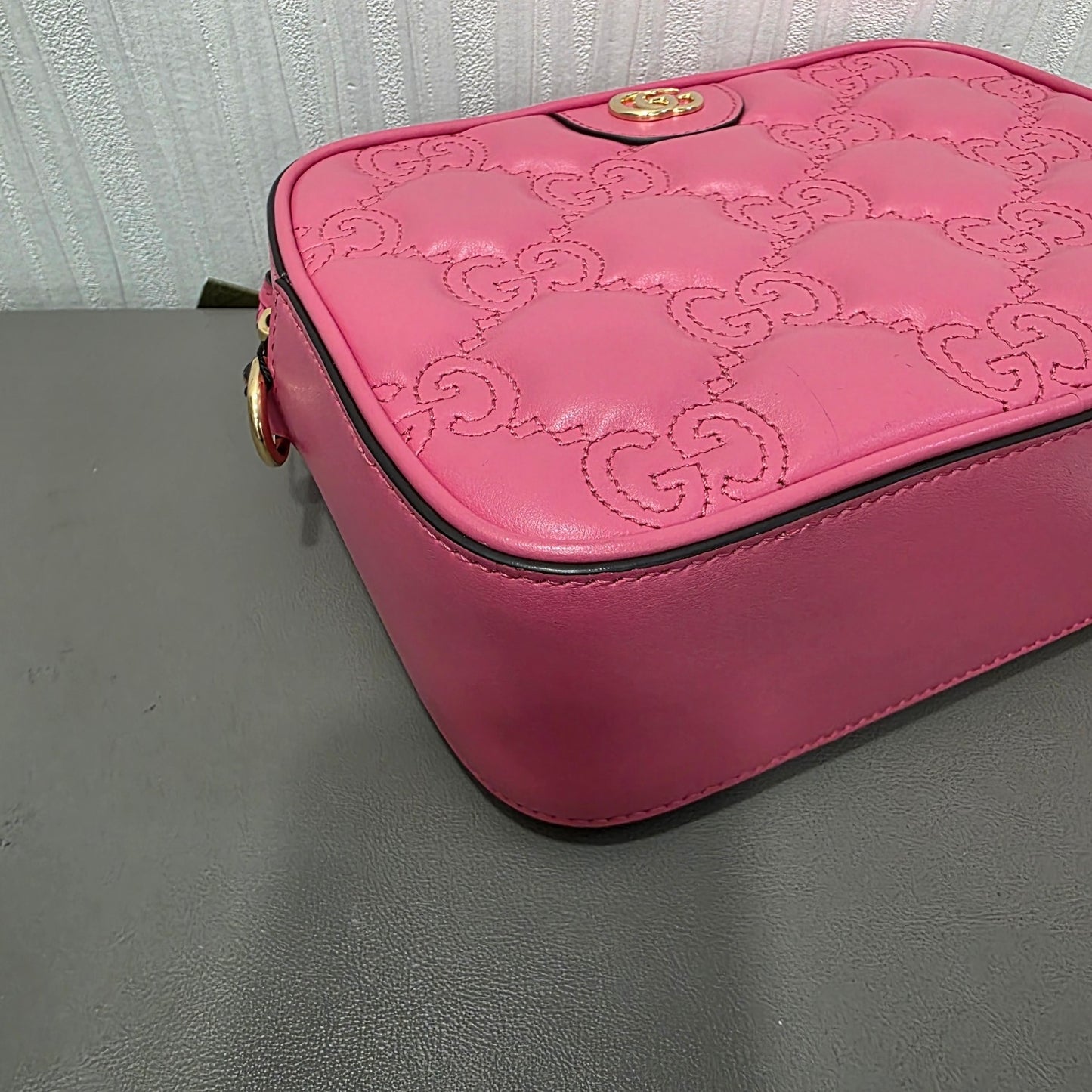Gucci GG Marmont Matelassé Leather Camera Bag Pink (Pre-Owned)