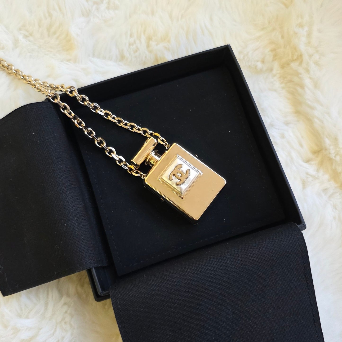 Chanel CC Perfume Bottle Pendant Necklace Gold (Pre-Owned)