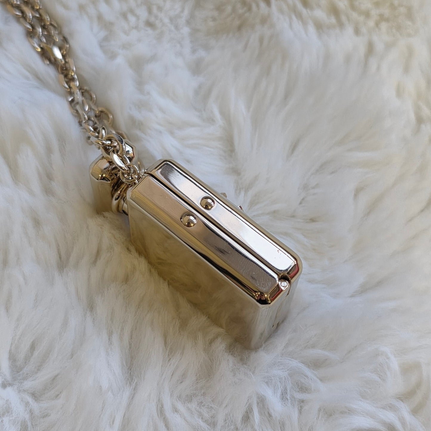 Chanel CC Perfume Bottle Pendant Necklace Gold (Pre-Owned)