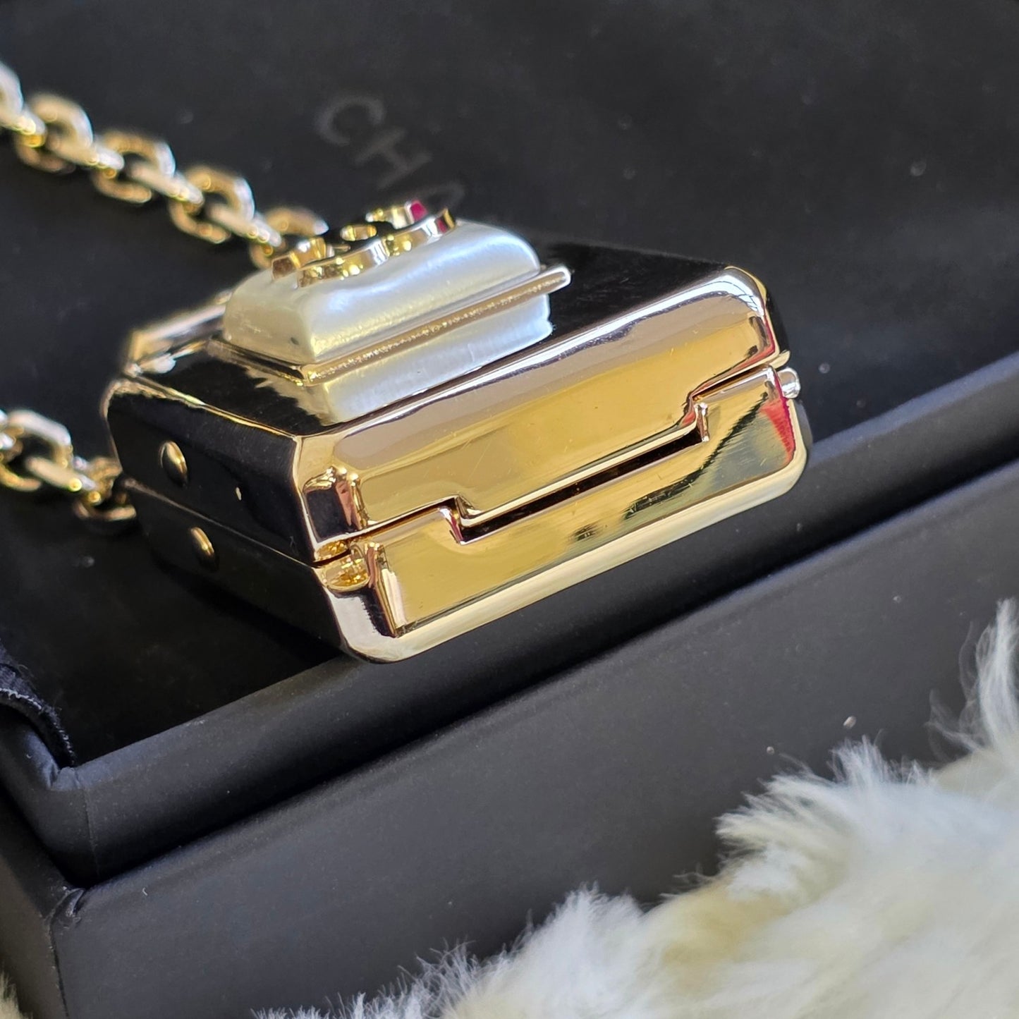 Chanel CC Perfume Bottle Pendant Necklace Gold (Pre-Owned)