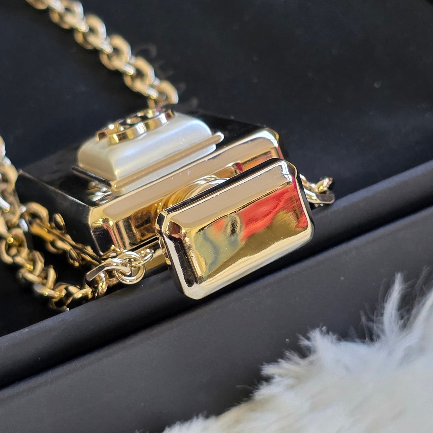Chanel CC Perfume Bottle Pendant Necklace Gold (Pre-Owned)