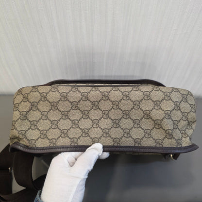 Gucci GG Supreme Canvas Messenger Bag (Pre-Owned)