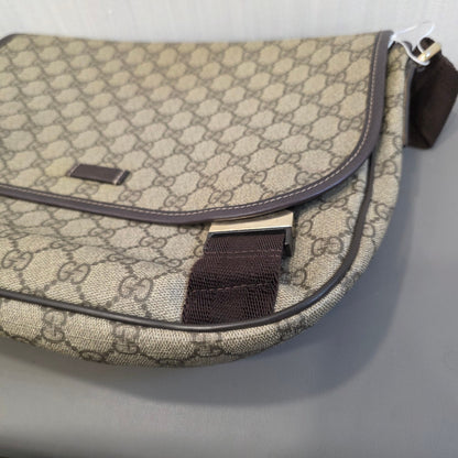 Gucci GG Supreme Canvas Messenger Bag (Pre-Owned)