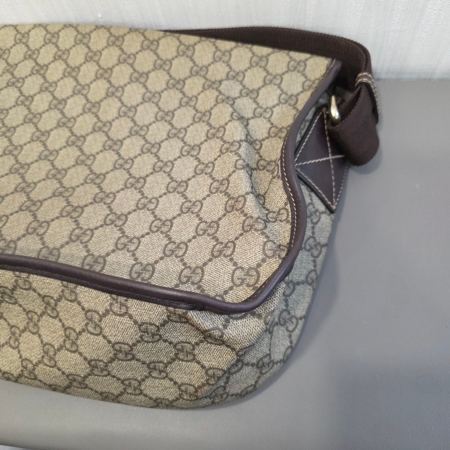 Gucci GG Supreme Canvas Messenger Bag (Pre-Owned)