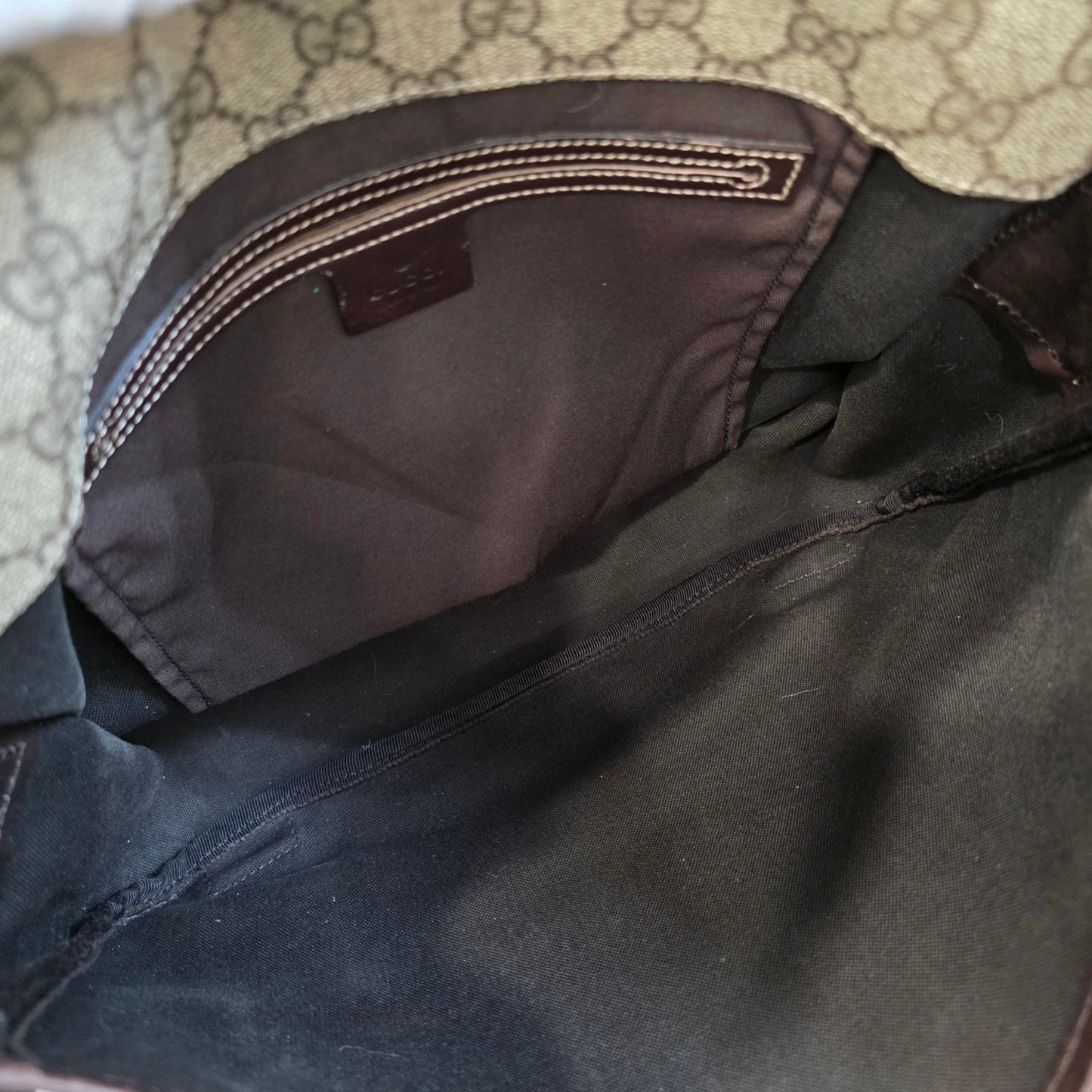 Gucci GG Supreme Canvas Messenger Bag (Pre-Owned)