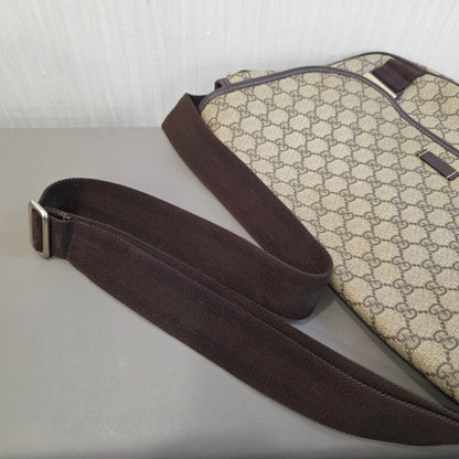 Gucci GG Supreme Canvas Messenger Bag (Pre-Owned)