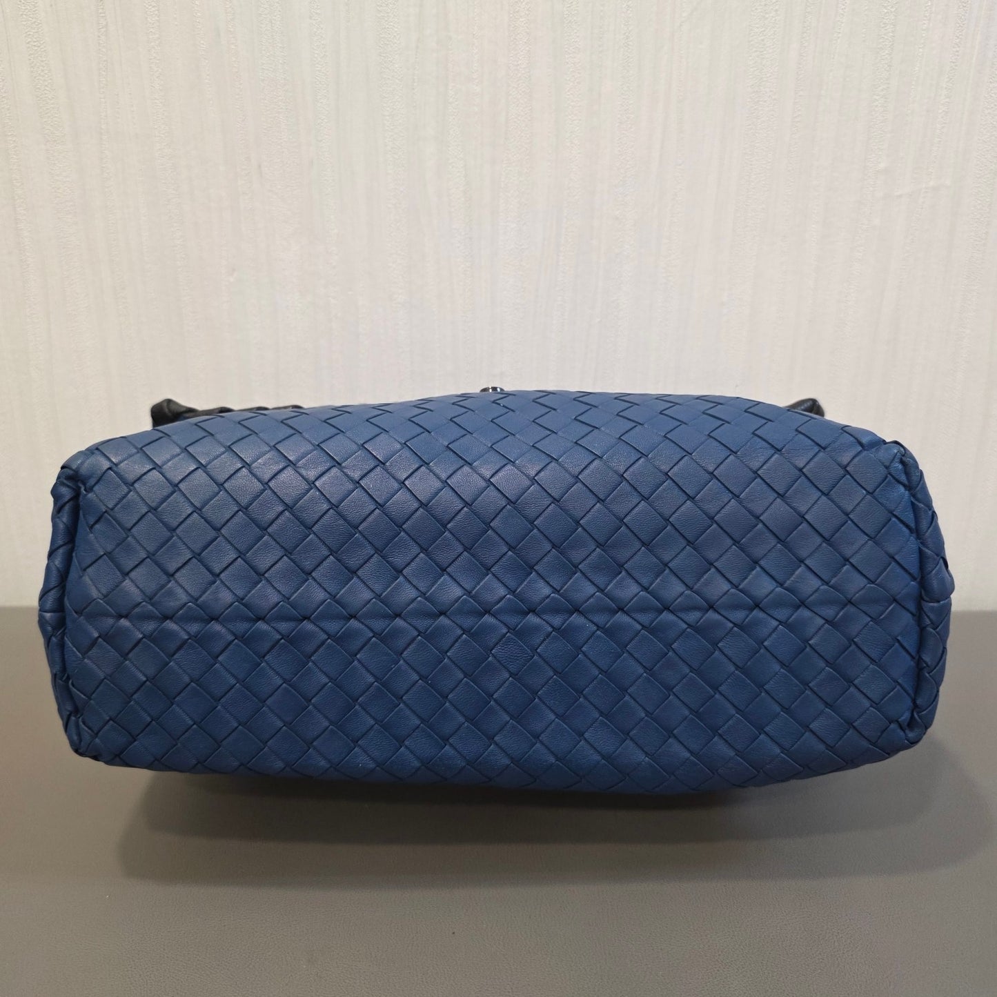 Bottega Veneta Intrecciato Chain Shoulder Bag Blue Leather (Pre-Owned)