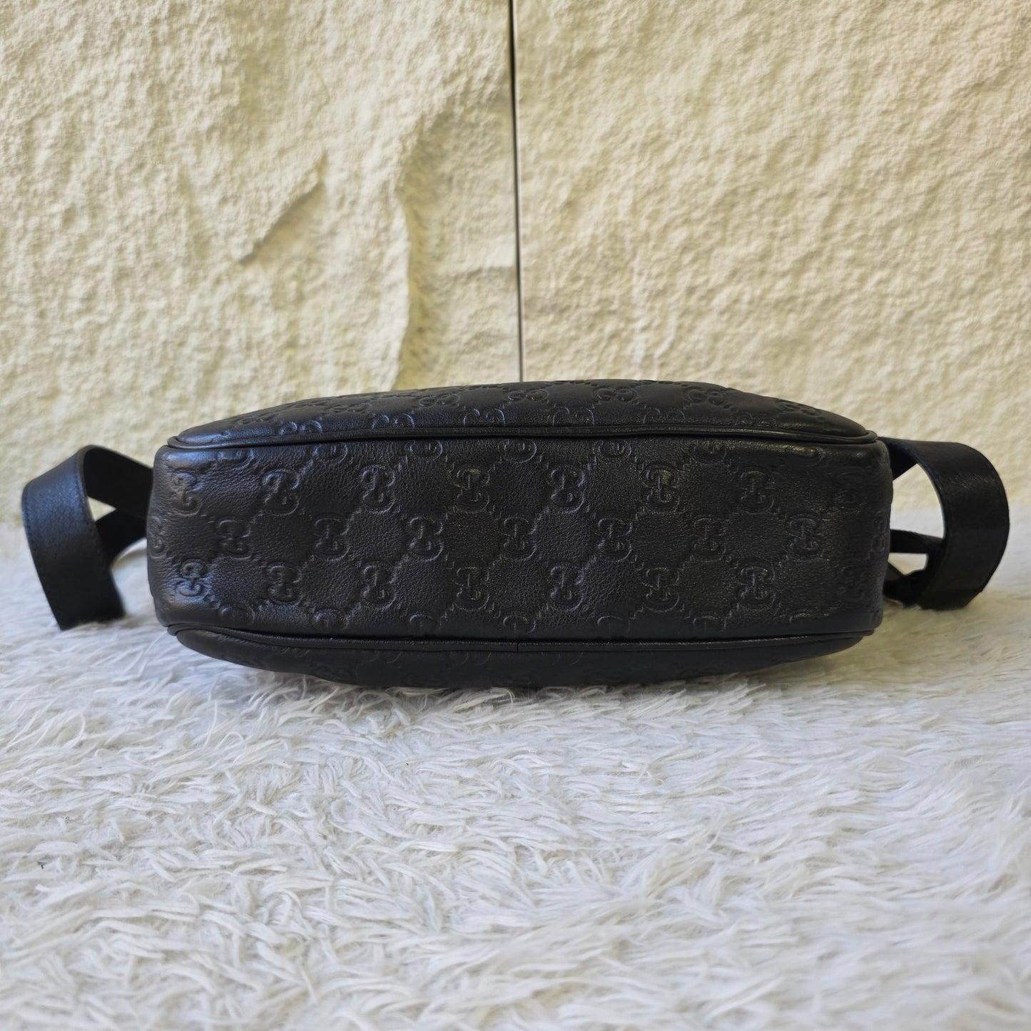 Gucci GG Guccissima Leather Messenger Shoulder Bag Black (Pre-Owned)