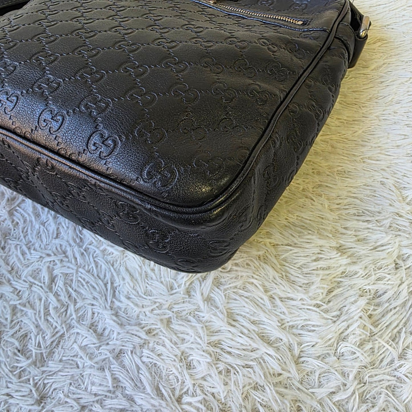 Gucci GG Guccissima Leather Messenger Shoulder Bag Black (Pre-Owned)