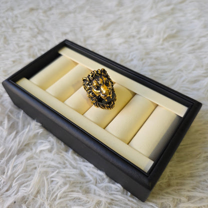 Gucci Lion Head Ring with Black Stone (Pre-Owned)
