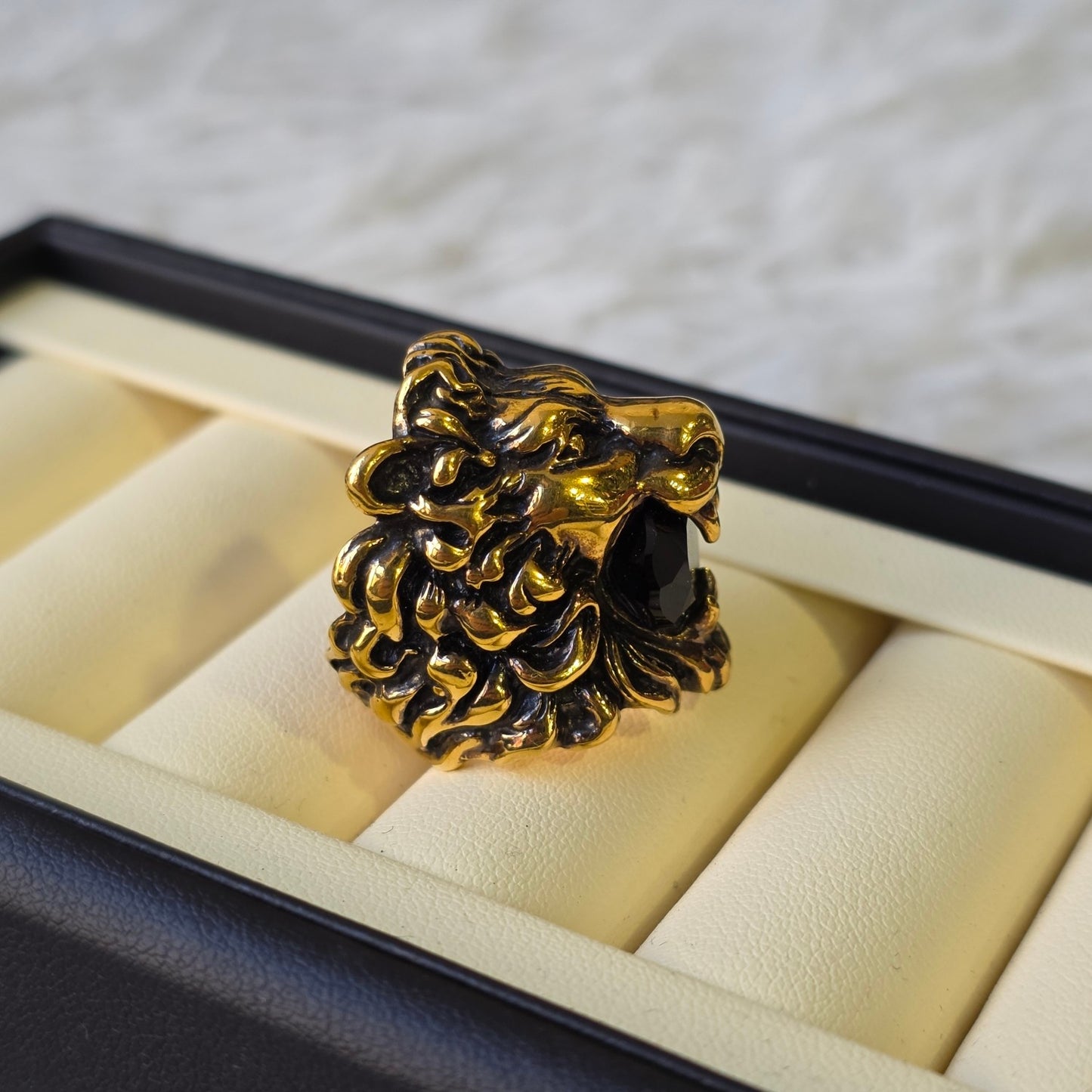 Gucci Lion Head Ring with Black Stone (Pre-Owned)