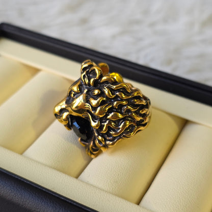 Gucci Lion Head Ring with Black Stone (Pre-Owned)