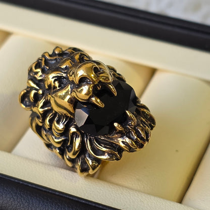 Gucci Lion Head Ring with Black Stone (Pre-Owned)