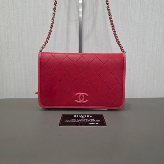 Chanel Quilted Leather Wallet on Chain (Pre-Owned)