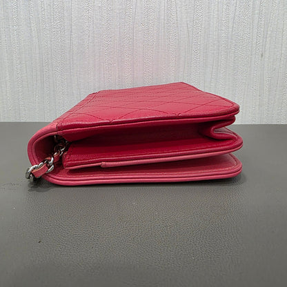 Chanel Quilted Leather Wallet on Chain (Pre-Owned)