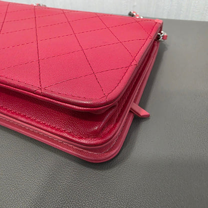 Chanel Quilted Leather Wallet on Chain (Pre-Owned)