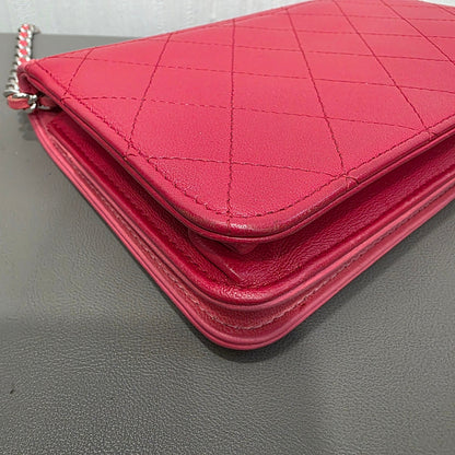 Chanel Quilted Leather Wallet on Chain (Pre-Owned)