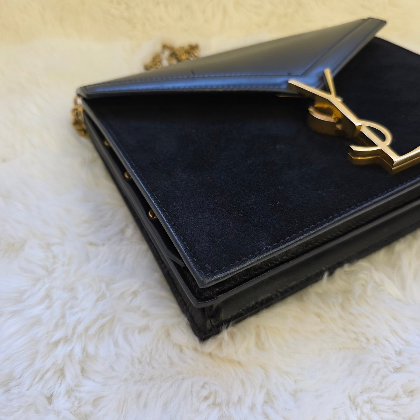 Saint Laurent Cassandra Leather and Suede Chain Shoulder Bag (Pre-Owned)