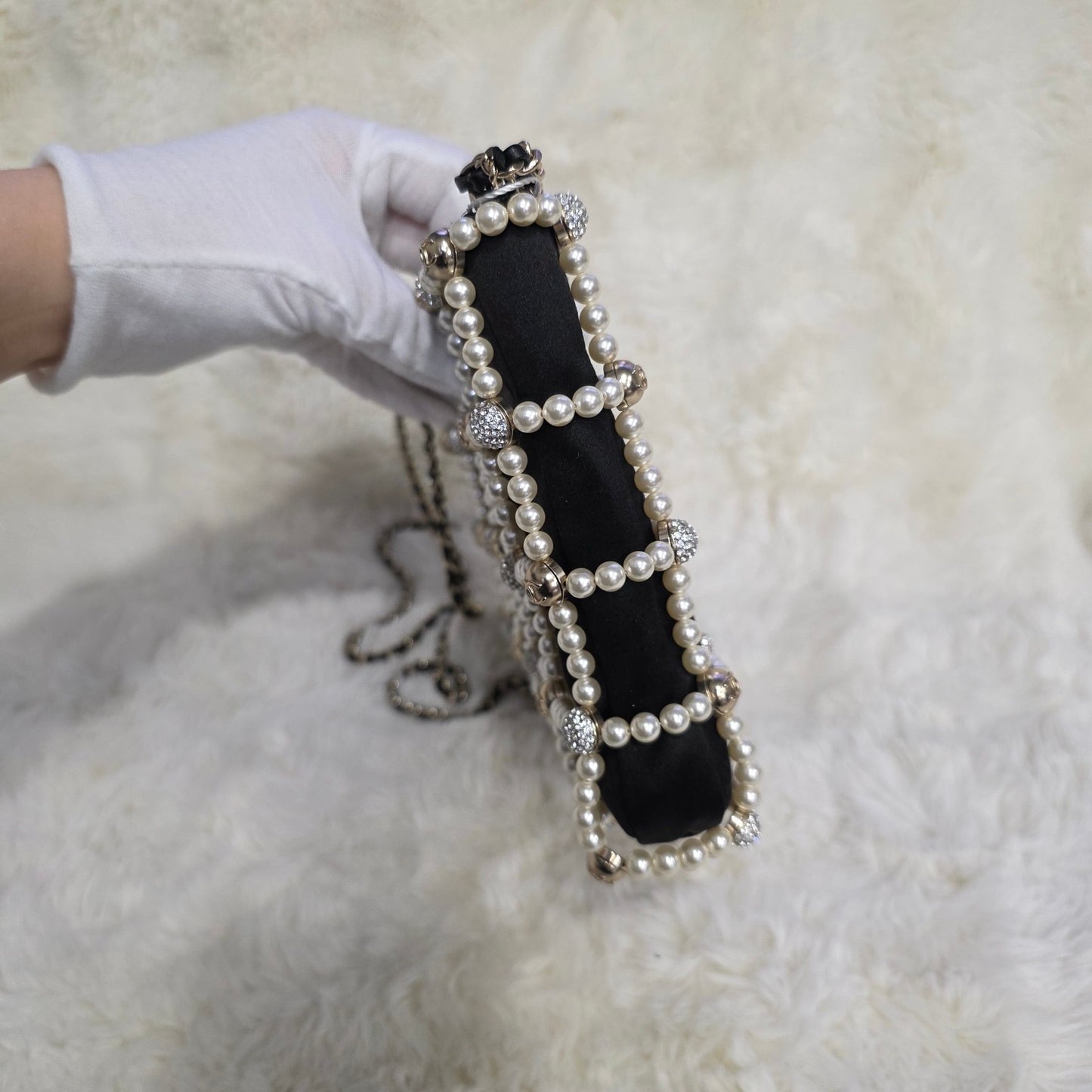 Chanel Pearl Embellished Chain Clutch Bag (Pre-Owned)