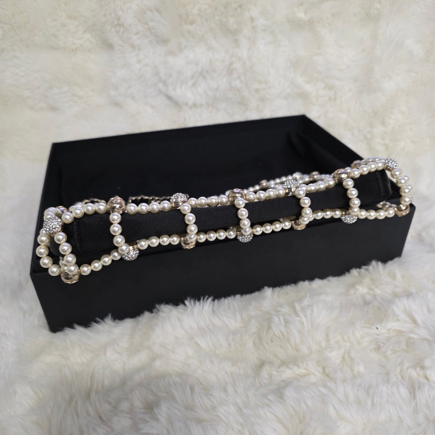 Chanel Pearl Embellished Chain Clutch Bag (Pre-Owned)