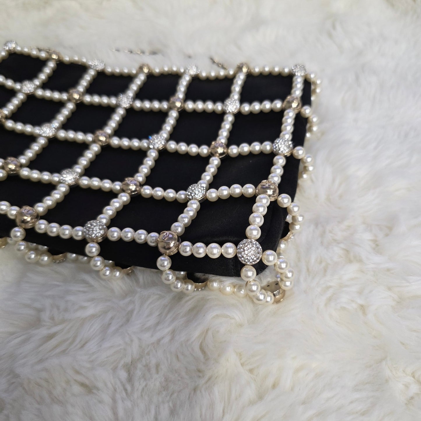 Chanel Pearl Embellished Chain Clutch Bag (Pre-Owned)