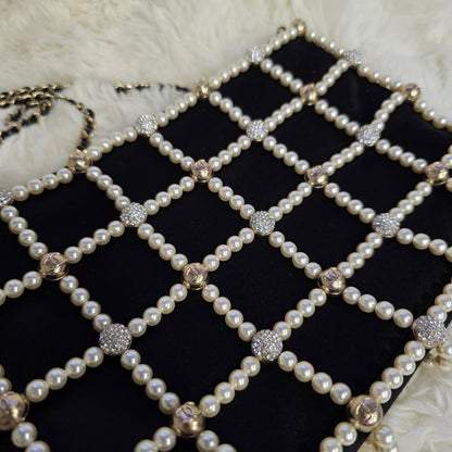 Chanel Pearl Embellished Chain Clutch Bag (Pre-Owned)