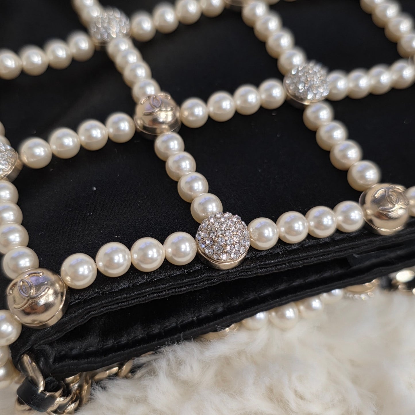 Chanel Pearl Embellished Chain Clutch Bag (Pre-Owned)